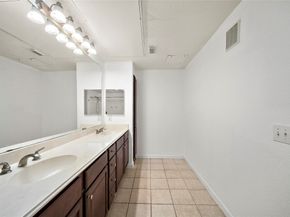 7575 Kirby Drive 2306, Houston TX 77030