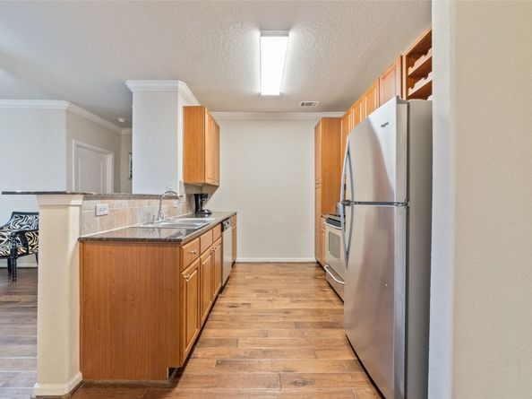 1711 Old Spanish Trail 203, Houston TX 77054