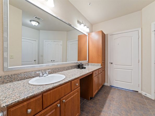 1711 Old Spanish Trail 203, Houston TX 77054