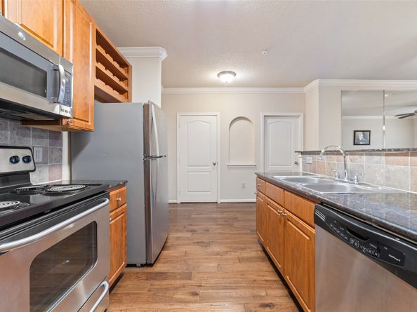 1711 Old Spanish Trail 203, Houston TX 77054