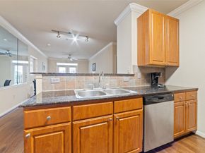 1711 Old Spanish Trail 203, Houston TX 77054
