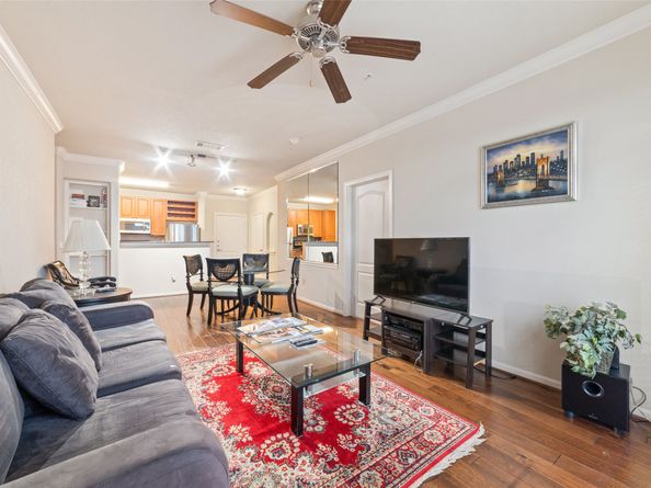 1711 Old Spanish Trail 203, Houston TX 77054