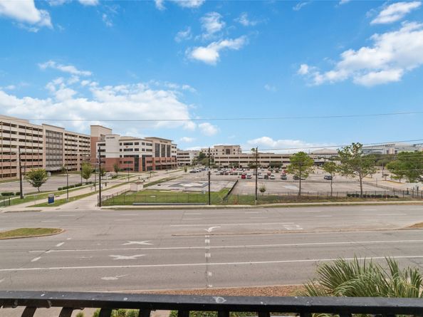 1711 Old Spanish Trail 203, Houston TX 77054