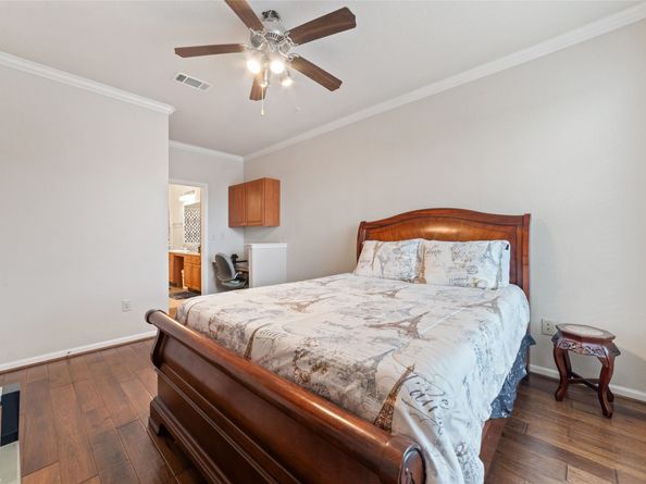 1711 Old Spanish Trail 203, Houston TX 77054