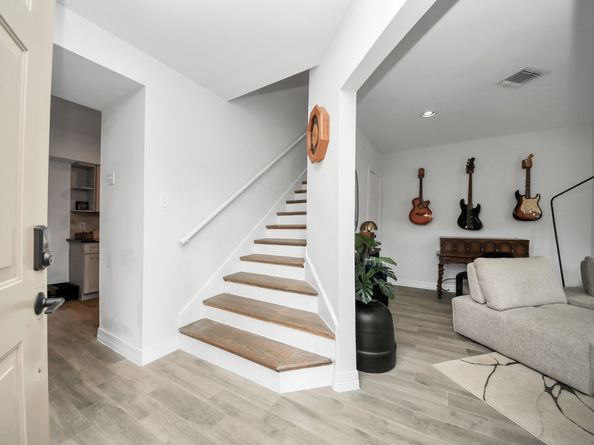 1928 Augusta Drive 19, Houston TX 77057