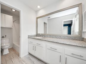 1928 Augusta Drive 19, Houston TX 77057