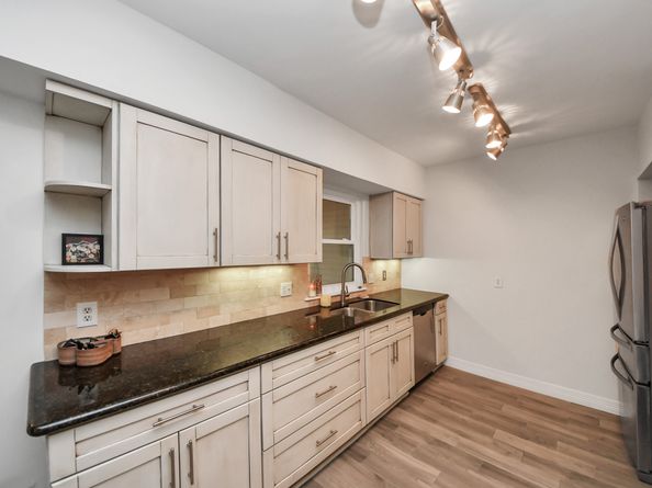 1928 Augusta Drive 19, Houston TX 77057