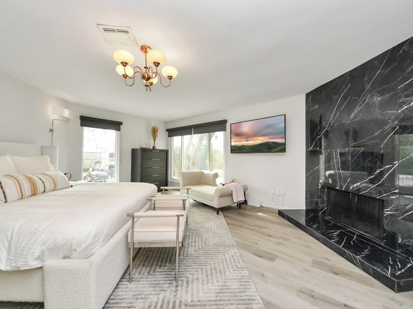 1928 Augusta Drive 19, Houston TX 77057