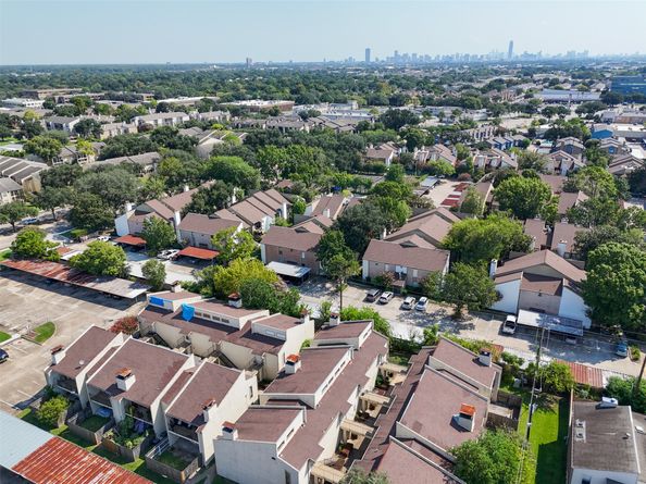 10075 Westpark Drive 32, Houston TX 77042