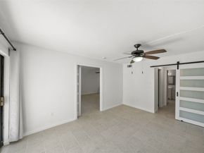 10075 Westpark Drive 32, Houston TX 77042