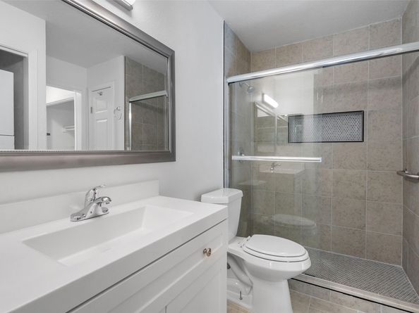 10075 Westpark Drive 32, Houston TX 77042