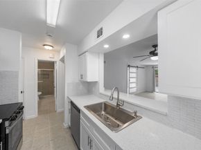 10075 Westpark Drive 32, Houston TX 77042