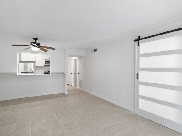 10075 Westpark Drive 32, Houston TX 77042