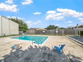 10075 Westpark Drive 32, Houston TX 77042