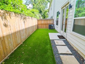 5213 Pinemont Creek Lane, Houston TX 77018