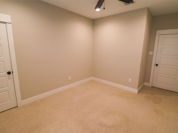 5213 Pinemont Creek Lane, Houston TX 77018