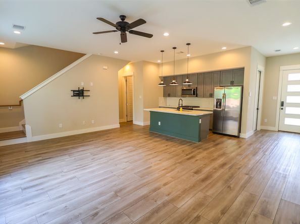 5213 Pinemont Creek Lane, Houston TX 77018