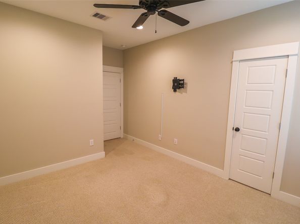 5213 Pinemont Creek Lane, Houston TX 77018