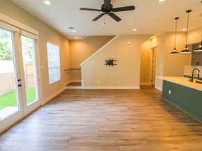 5213 Pinemont Creek Lane, Houston TX 77018