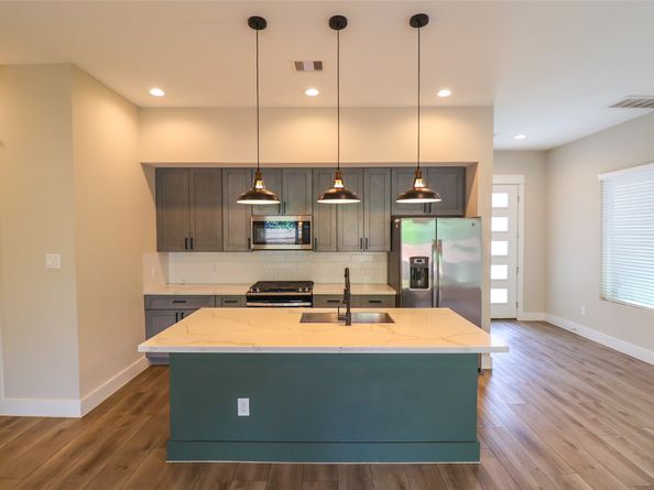 5213 Pinemont Creek Lane, Houston TX 77018