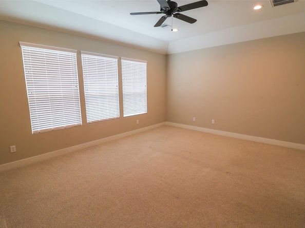 5213 Pinemont Creek Lane, Houston TX 77018