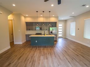 5213 Pinemont Creek Lane, Houston TX 77018