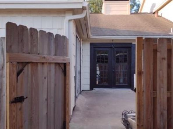 6432 Bankside Drive, Houston TX 77096
