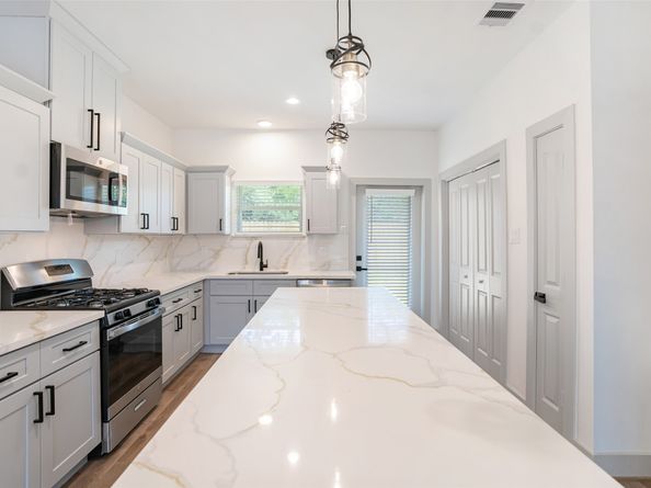 207 Dipping Stream Street, Houston TX 77076