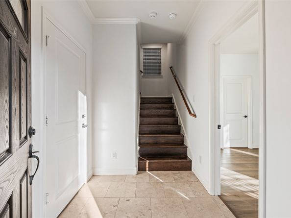 933 W 24th Street A, Houston TX 77008