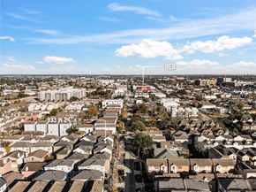 933 W 24th Street A, Houston TX 77008