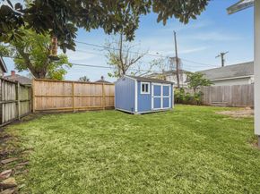 1124 Dunbar Street, Houston TX 77009