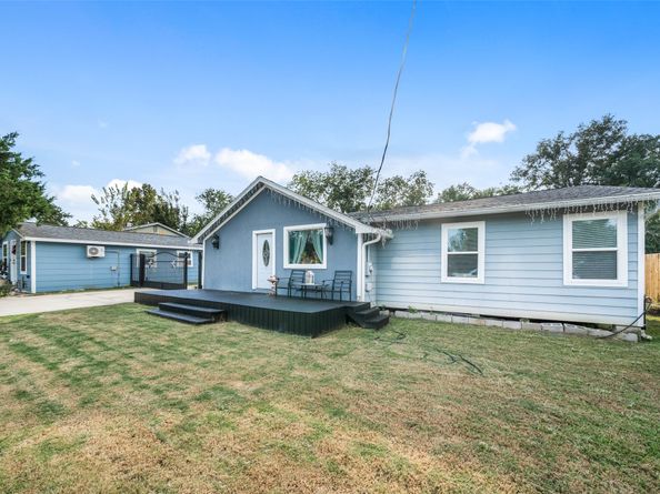 110 S 4th Street, Conroe TX 77301