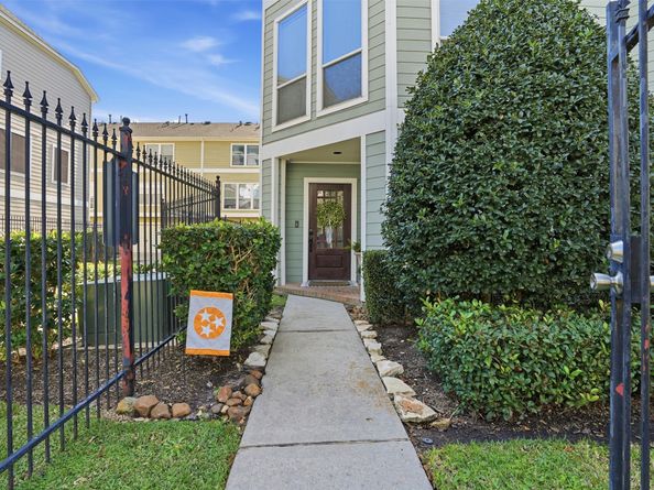 1250 W 18th Street, Houston TX 77008