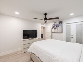 2601 Marilee Lane 2, Houston TX 77057