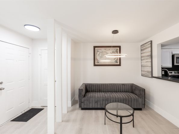 2601 Marilee Lane 2, Houston TX 77057