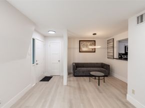 2601 Marilee Lane 2, Houston TX 77057