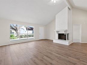 11322 Yorklyn Drive, Houston TX 77066