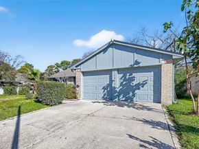 11322 Yorklyn Drive, Houston TX 77066