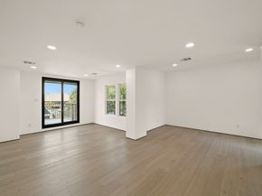 5207 Braesheather Drive, Houston TX 77096