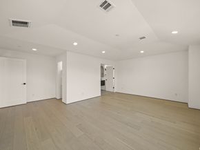 5207 Braesheather Drive, Houston TX 77096