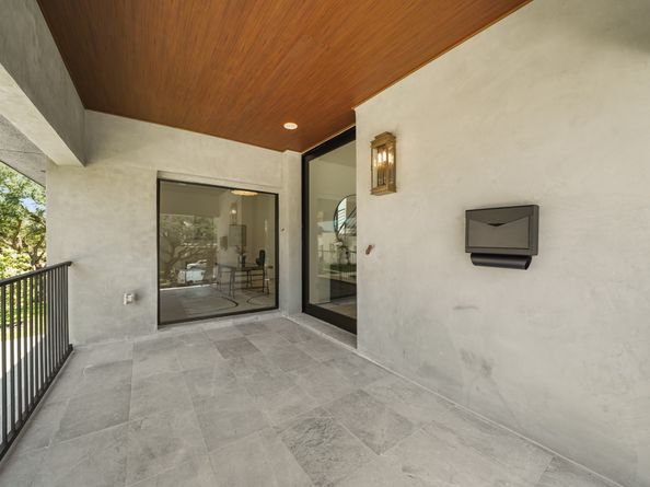 5207 Braesheather Drive, Houston TX 77096