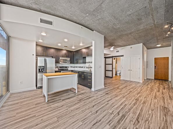 5925 Almeda Road 11406, Houston TX 77004