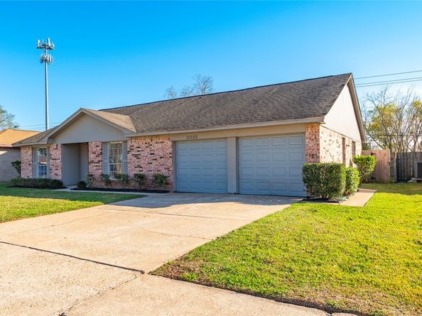 17602 Heritage Bay Drive, Webster TX 77598