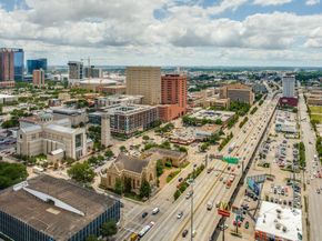 2016 Main Street 2105, Houston TX 77002