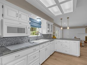 10127 Hazelhurst Drive, Houston TX 77043