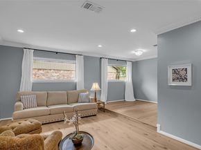 10127 Hazelhurst Drive, Houston TX 77043