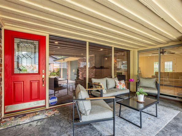 10127 Hazelhurst Drive, Houston TX 77043