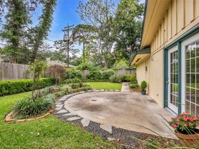 10127 Hazelhurst Drive, Houston TX 77043