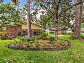 10127 Hazelhurst Drive, Houston TX 77043