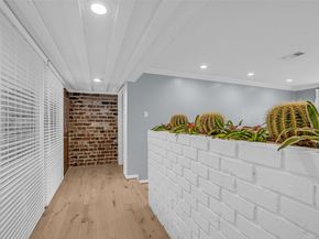 10127 Hazelhurst Drive, Houston TX 77043